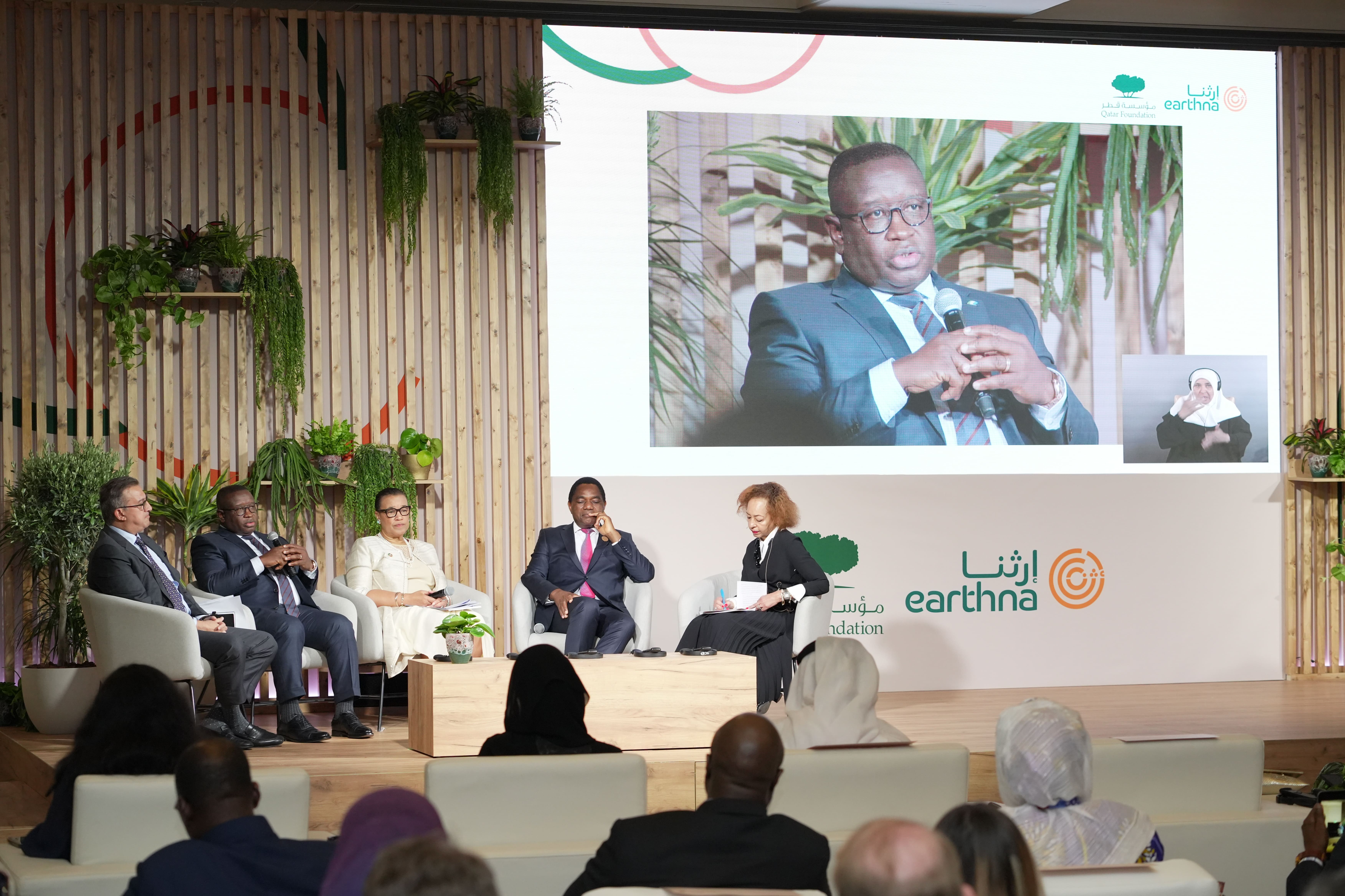  القادة والخبراء