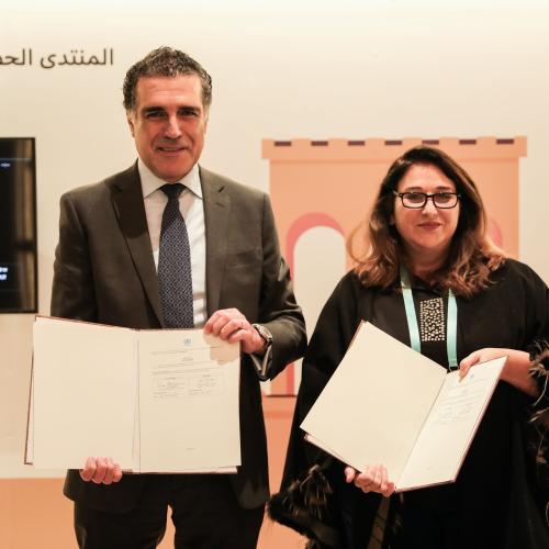 برنامج "مؤئل الأمم المتحدة" ومركز "إرثنا"، التابع لمؤسسة قطر، يوقعان مذكرة تفاهم لتعزيز الاستدامة في المدن الحارة والجافة