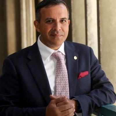 البروفيسور لويس جي. فرانشيسكي